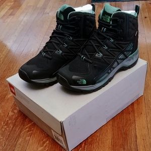 The North Face Women's Gore-Tex Surround Mid Boot